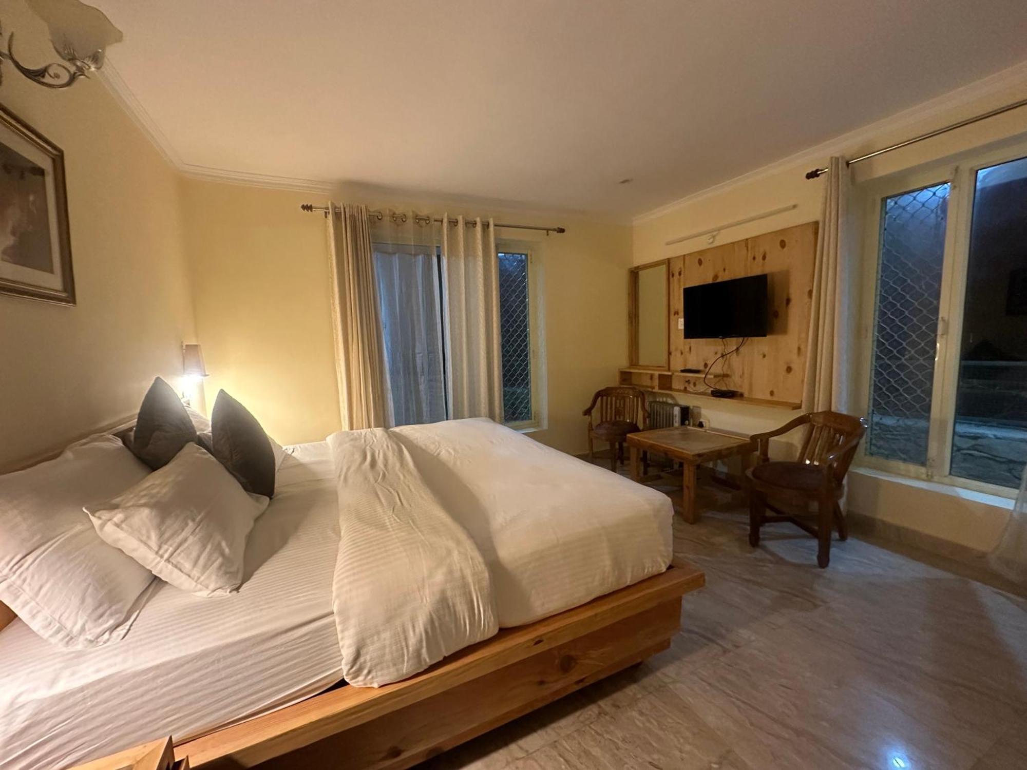 Highfield Villa Kanatal Ngoại thất bức ảnh