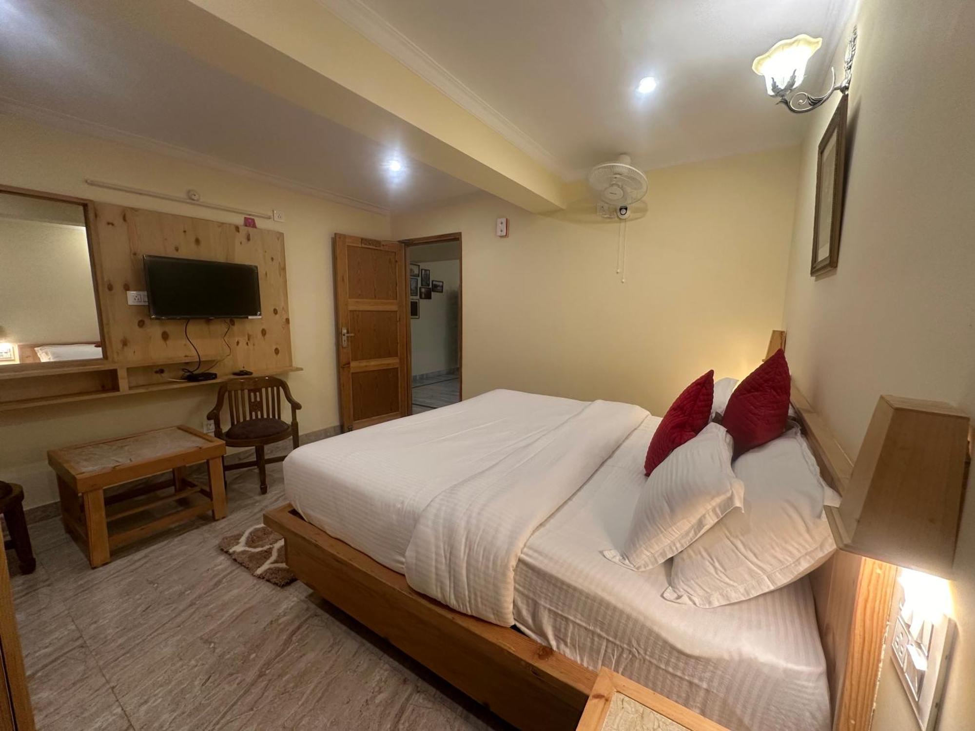 Highfield Villa Kanatal Ngoại thất bức ảnh